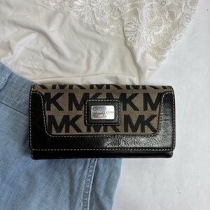 Michael kors snap wallet